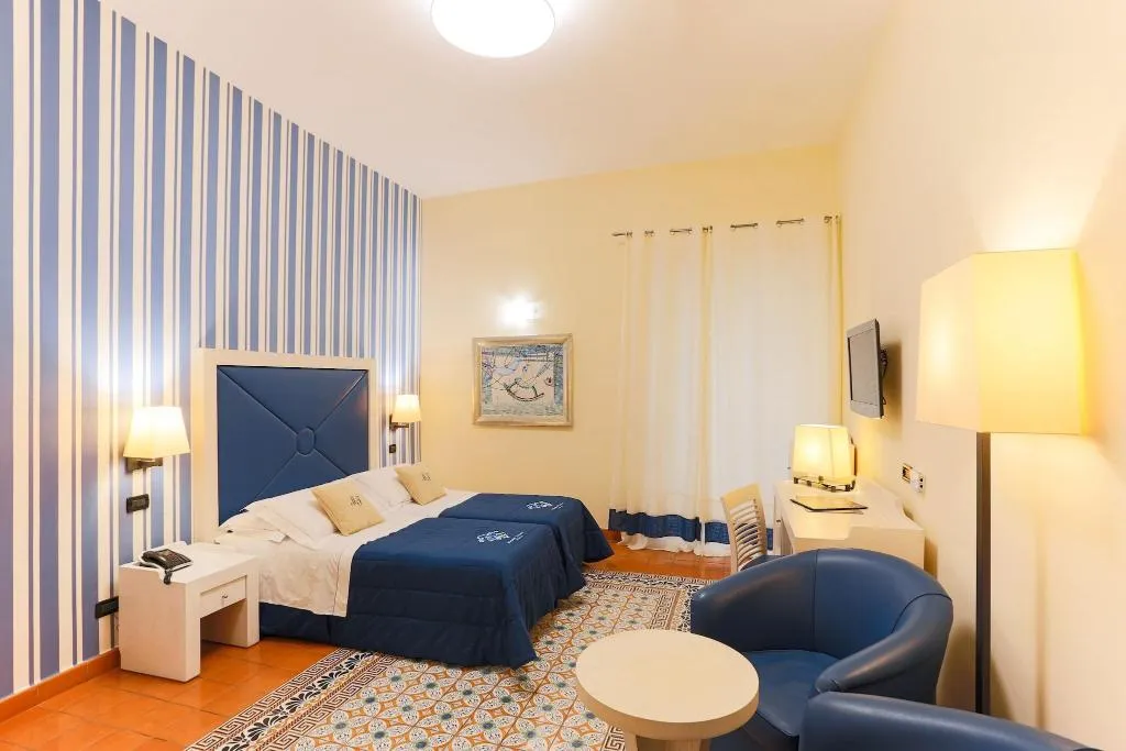 DOUBLE CLASSIC Room, Maison Tofani, Naples
