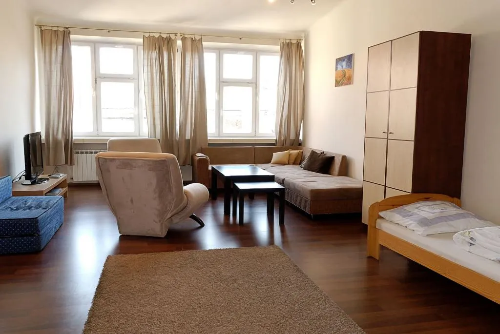 APARTMENT CAPACITY 4 ONE BEDROOM Room, P&J Tourist Apartments, Krakow