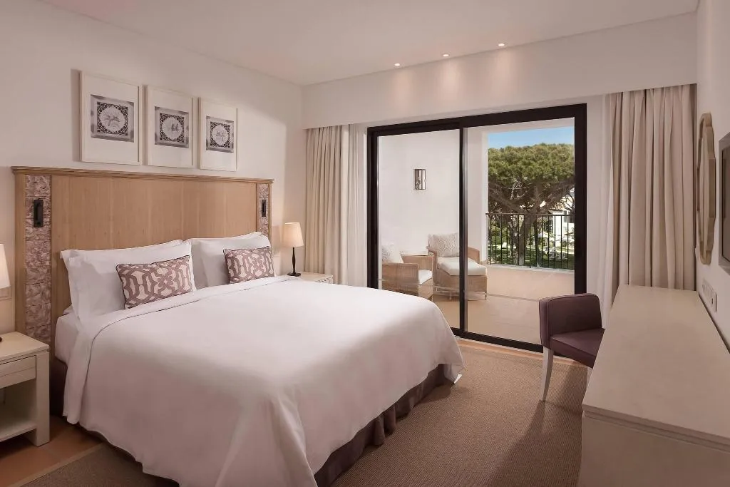 Pool, Pine Cliffs Ocean Suites, Algarve