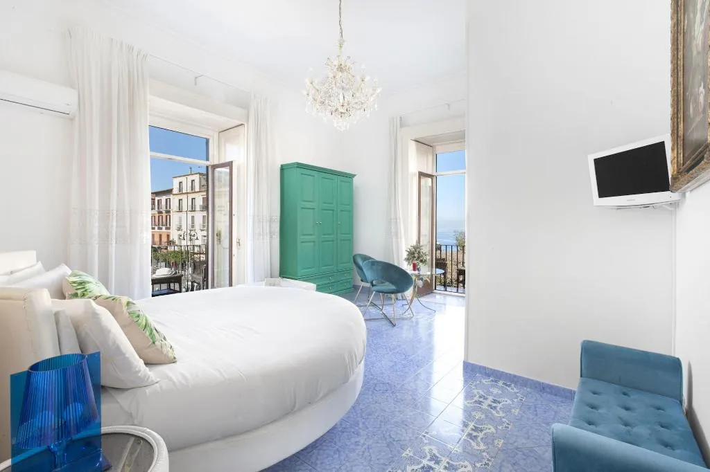 Room, Piazza Tasso B B, Naples