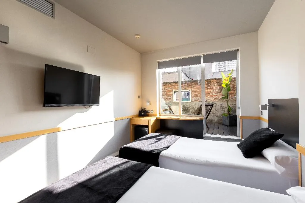 DOUBLE SINGLE USE WITH TERRACE Room, Onix Liceo, Barcelona