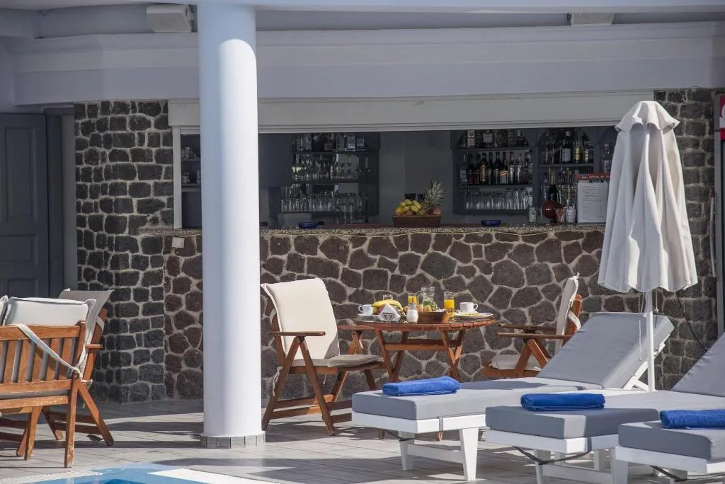 Bar, Blue Waves, Santorini