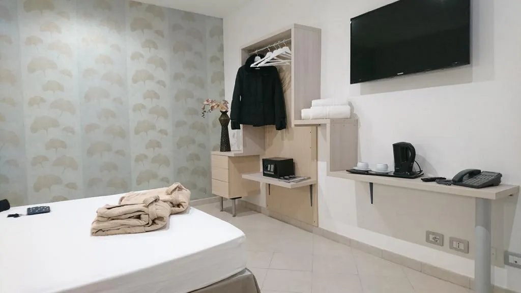 TRIPLE STANDARD Room, Centrale, Catania