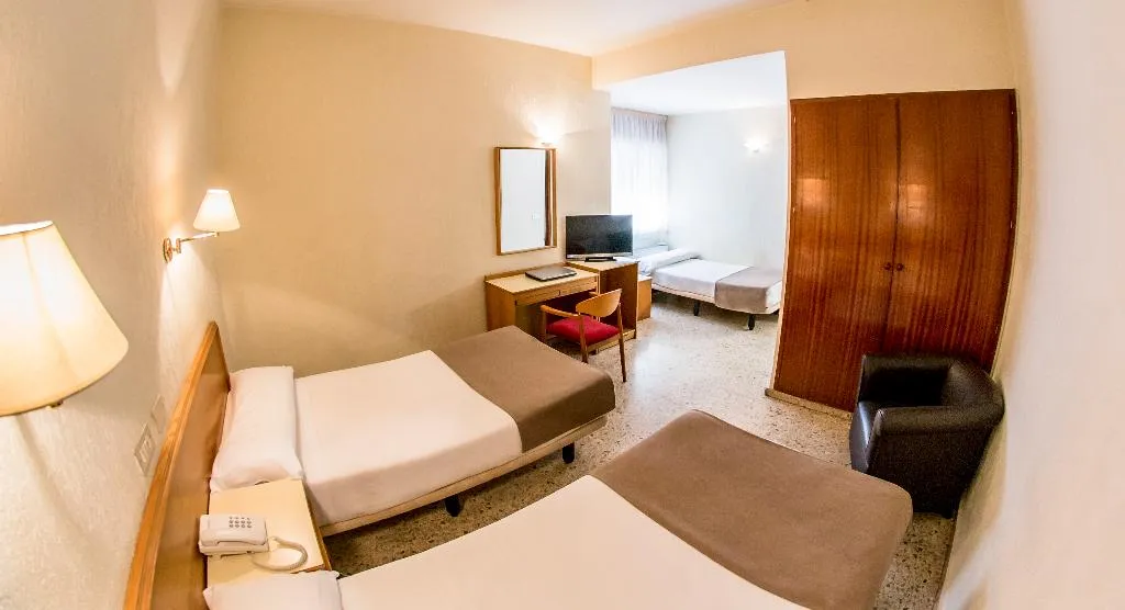 Double or Twin CAPACITY 3 Room, Leuka, Costa Blanca