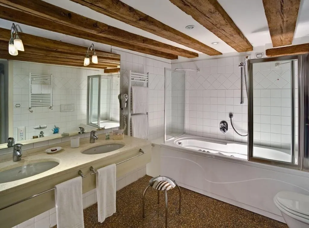 Room, Hotel Al Ponte Antico, Venice