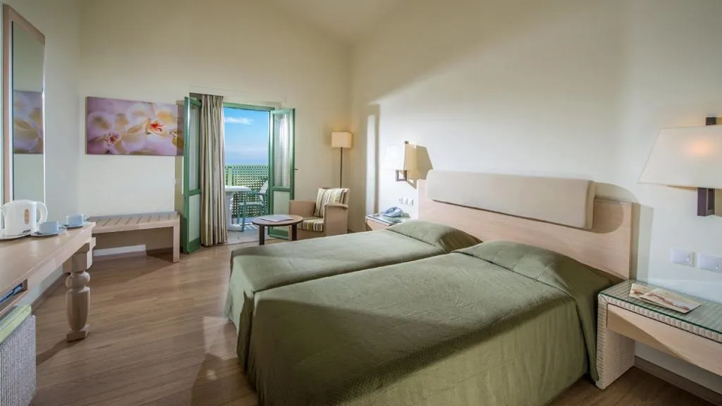Double or Twin SIDE SEA VIEW Room, Silva Beach, Crete