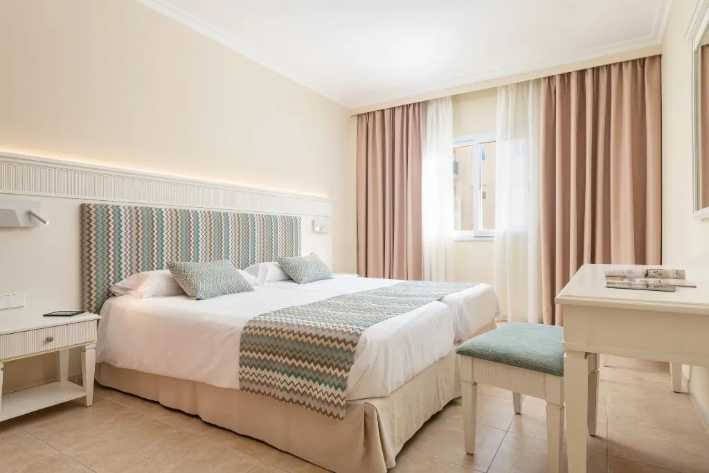 APARTMENT WITH BALCONY Room, Aparthotel Can Picafort Palace, Majorca