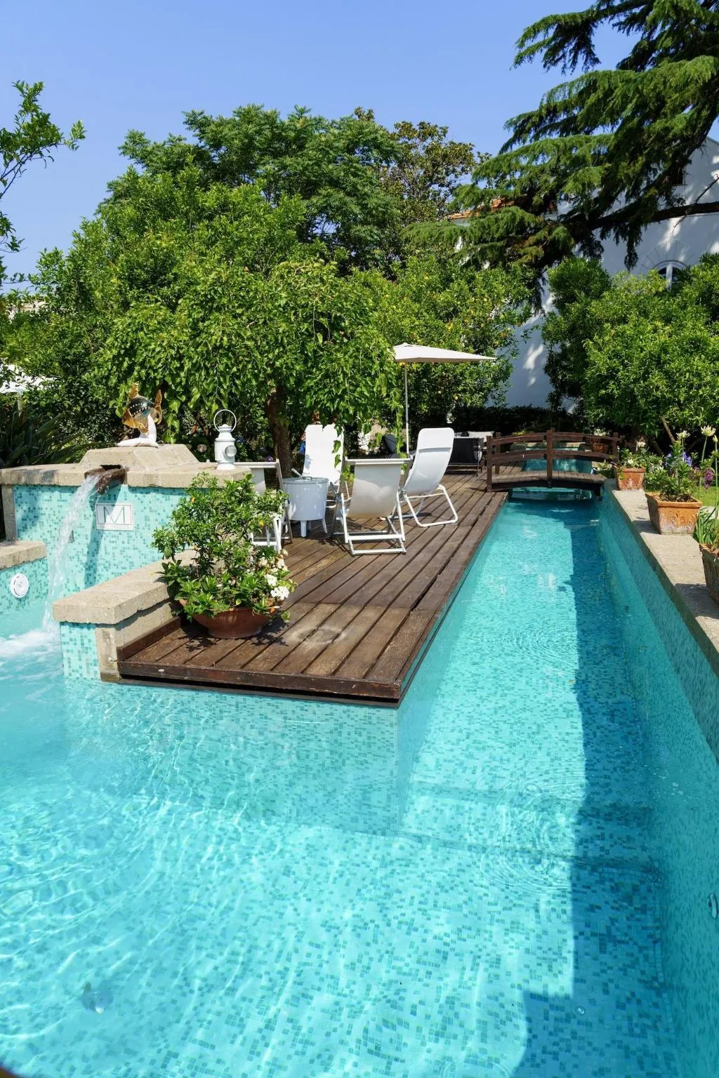 Sports and Entertainment, Villa Manning Relais, Naples