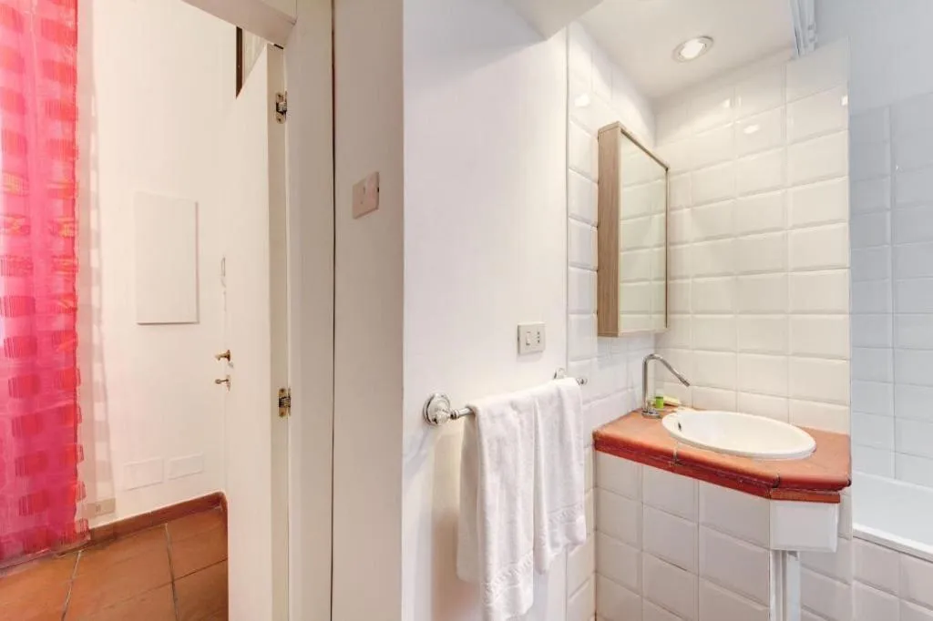 Room, Nova Domizia, Rome