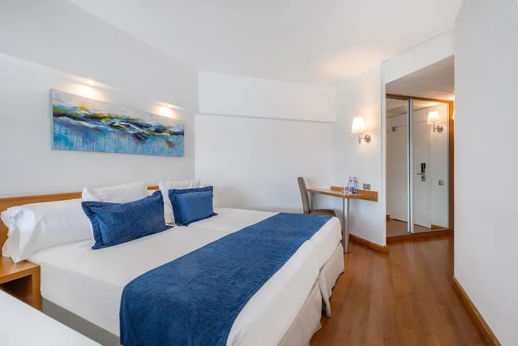 JUNIOR SUITE STANDARD Room, AluaSun Lago Rojo, Costa Del Sol