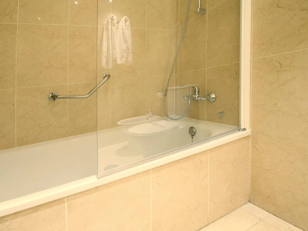 APARTMENT CAPACITY 6 TWO BEDROOMS Room, Fuengirola Beach, Costa Del Sol
