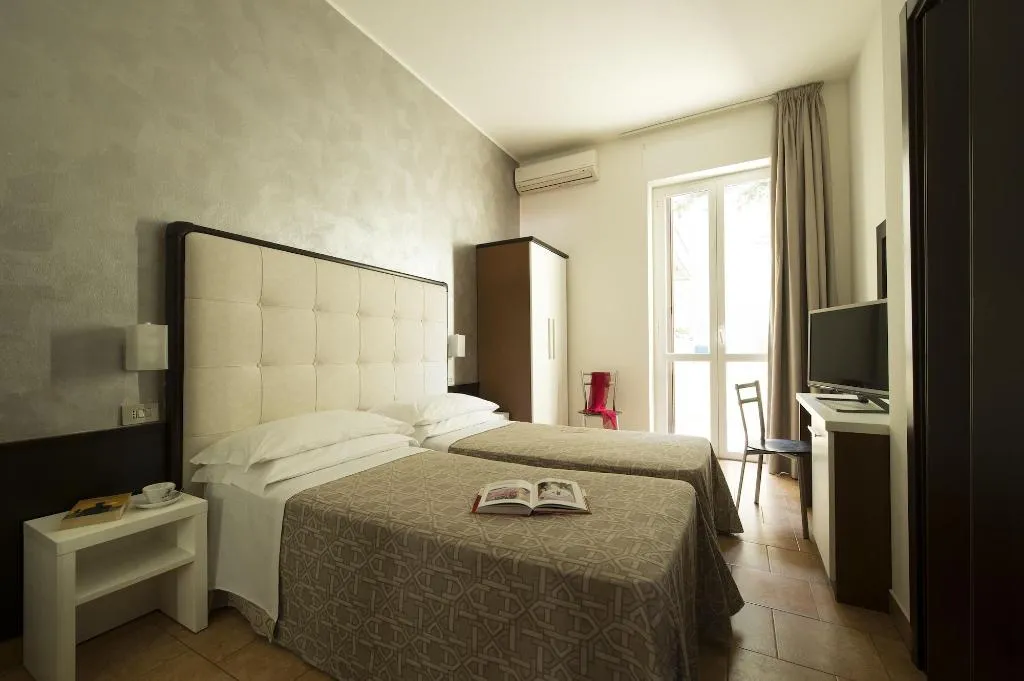 Room, Hotel Delizia Milano, Milan