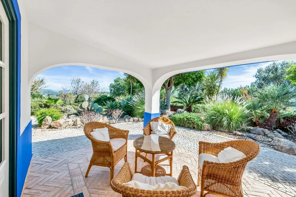 VILLA FIVE BEDROOMS TWO BATHROOMS Room, Shantivillas, Algarve
