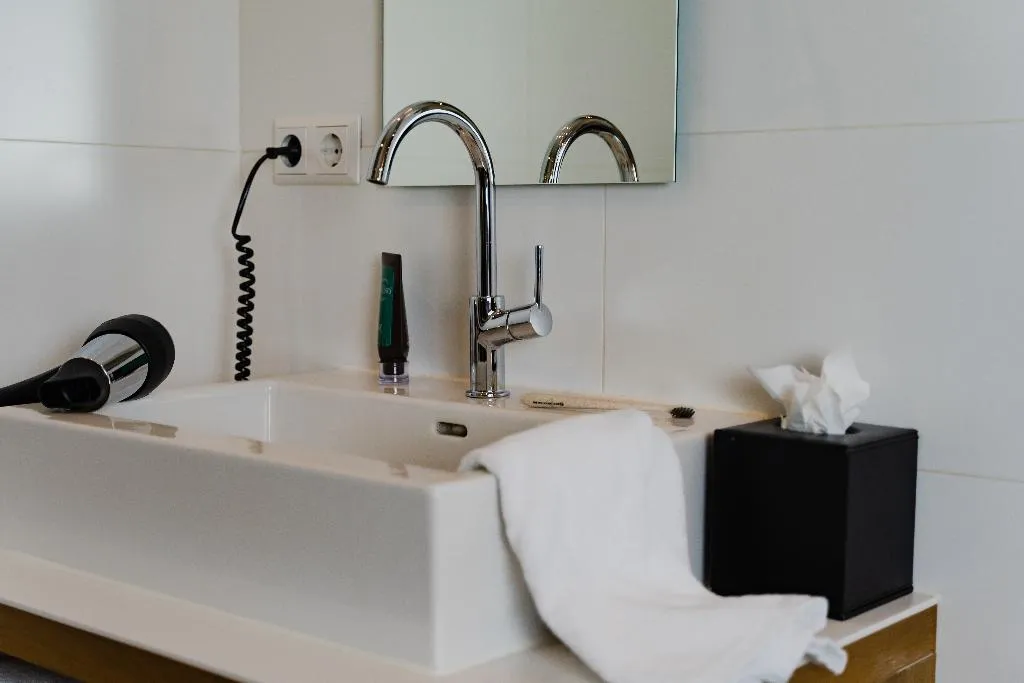 JUNIOR SUITE STANDARD Room, Hotel De Hallen, Amsterdam