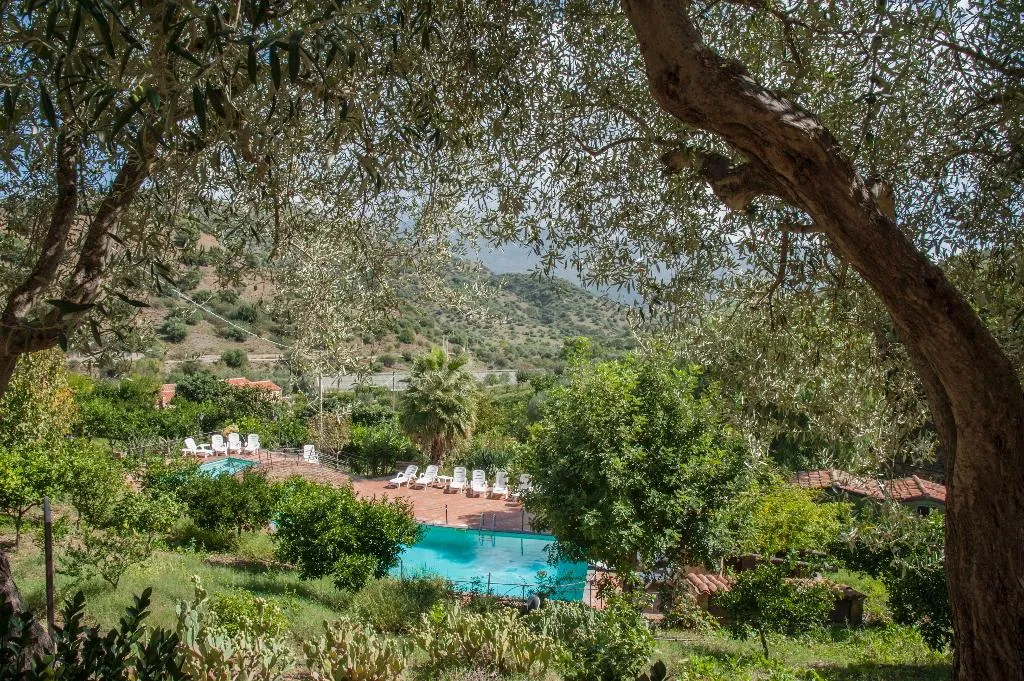 Pool, Azienda Agrituristica Bergi, Palermo