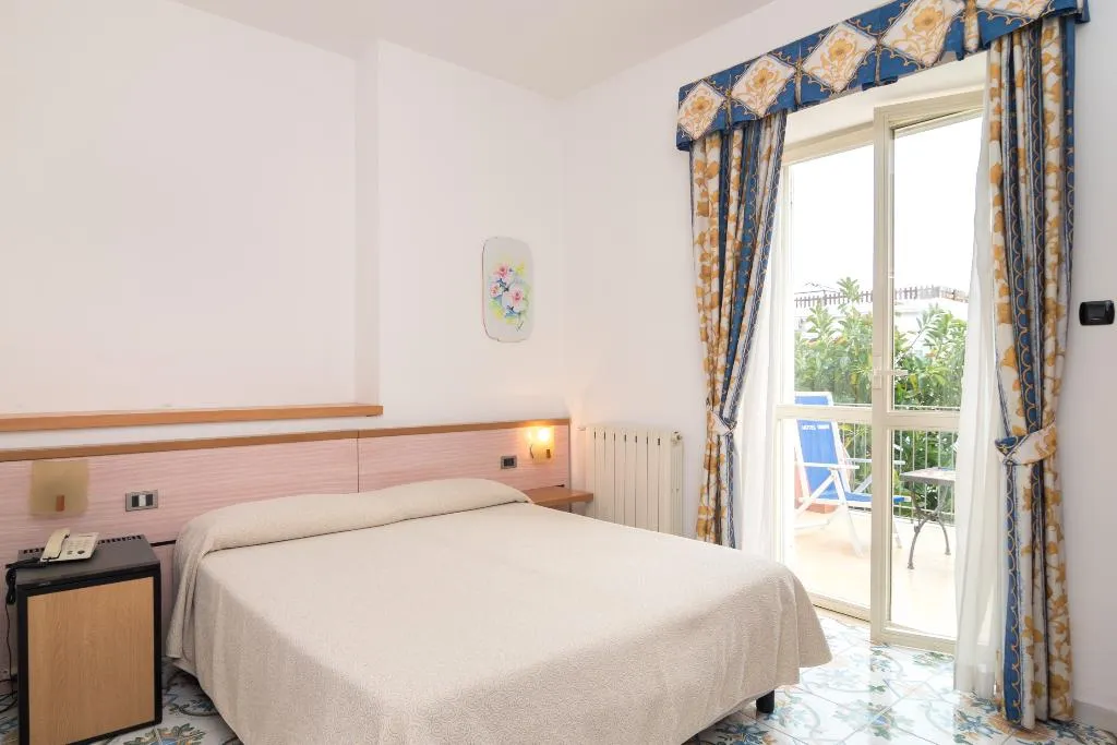 Room, Hotel Oriente - Beach & Spa, Naples