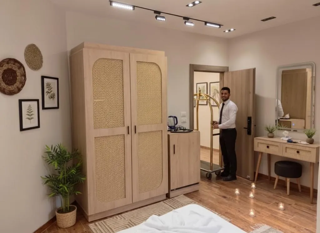 DOUBLE SUPERIOR WITH DOUBLE BED Room, Zen Pyramids Luxury Villa, Cairo