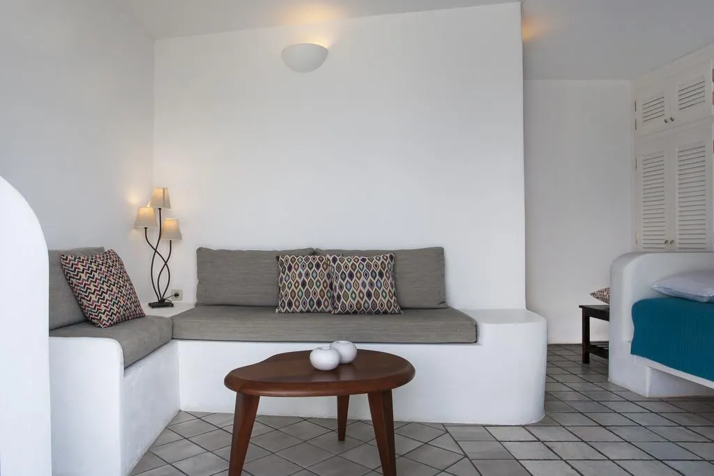 STUDIO SUPERIOR Room, Remezzo Villas, Santorini