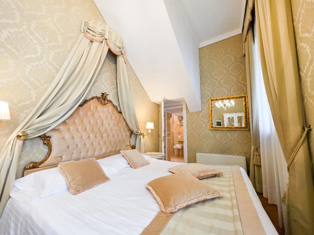 Room, Al Duca Venezia, Venice