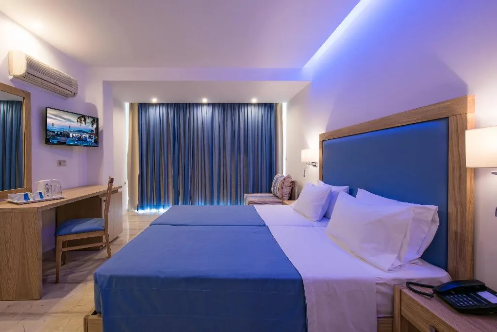 TRIPLE THREE BEDS Room, Aeolos Beach, Crete