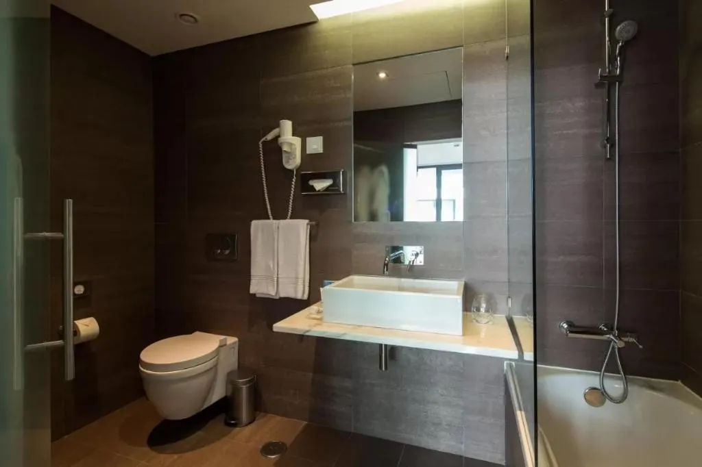 SUITE WITH BALCONY Room, Monchique Resort and Spa, Algarve