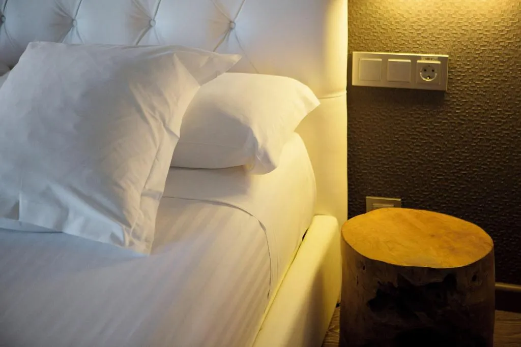 JUNIOR SUITE QUEEN SIZE BED Room, SB Plaza Europa, Barcelona