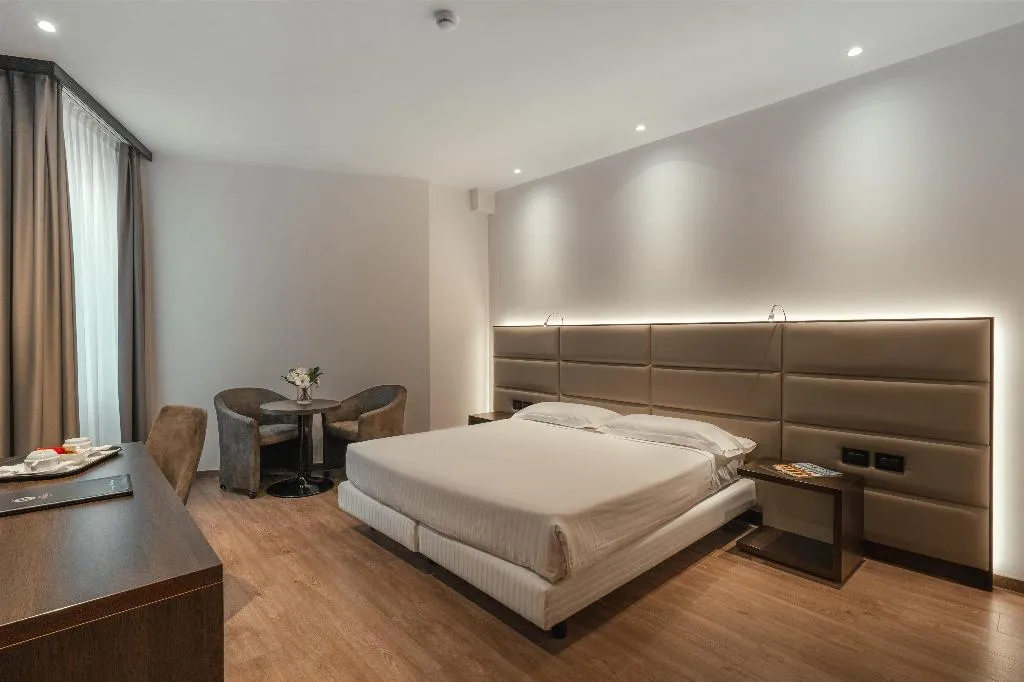 Room, Minerva, Florence