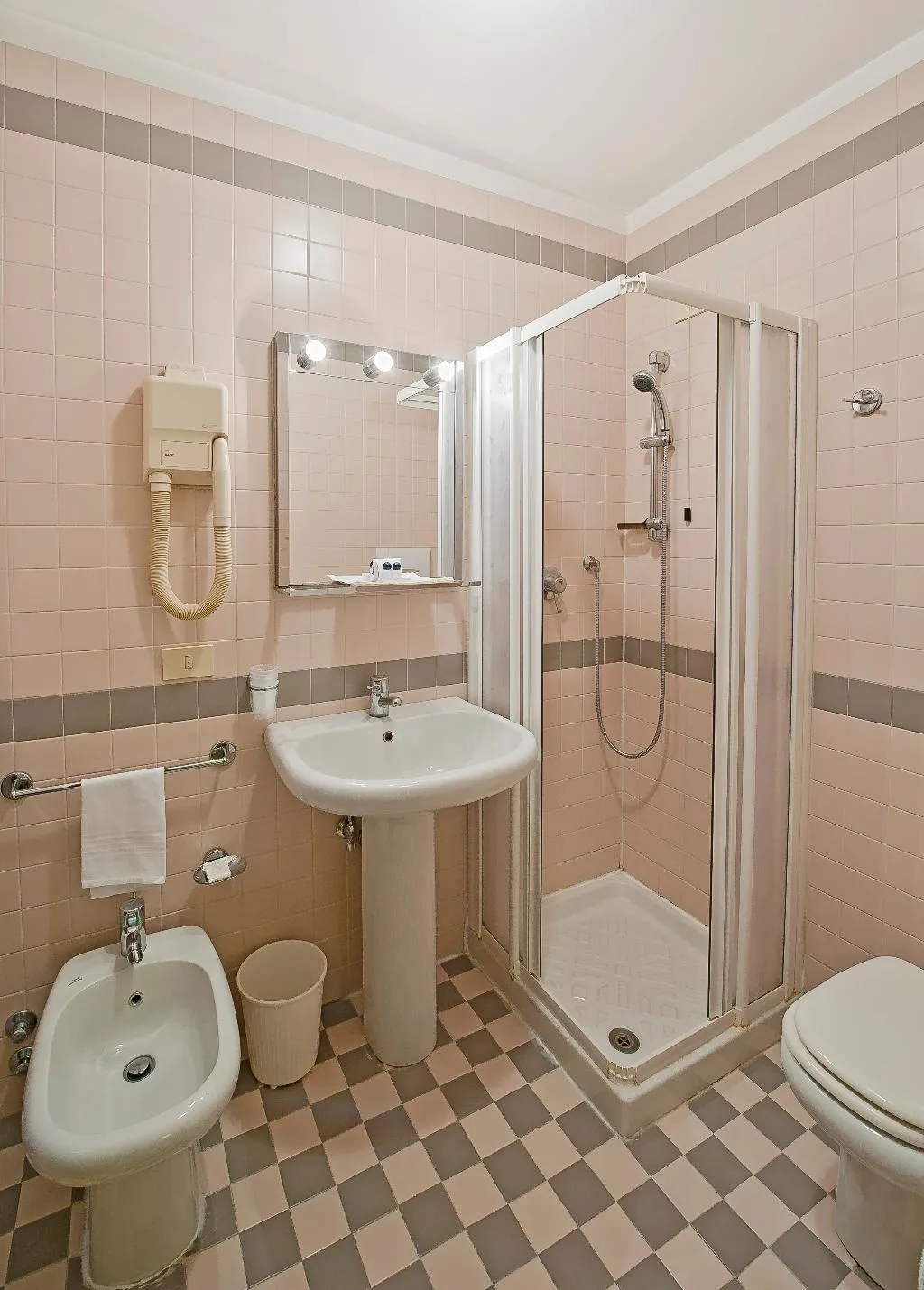 Room, Spagna, Venice