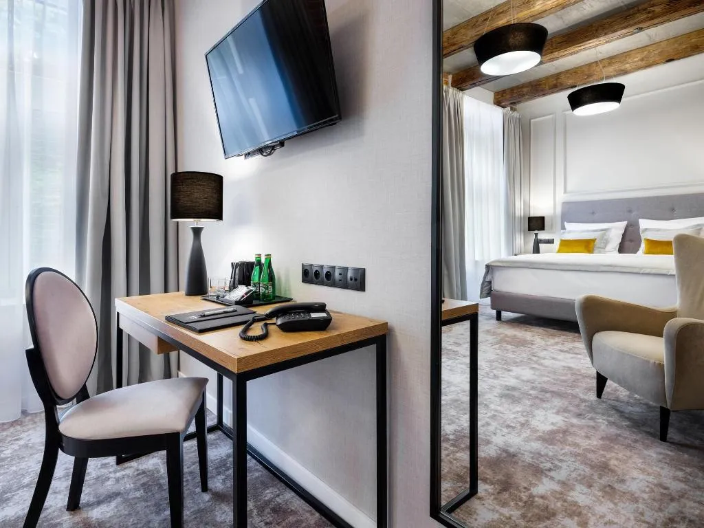 Room, Wawel Queen, Krakow