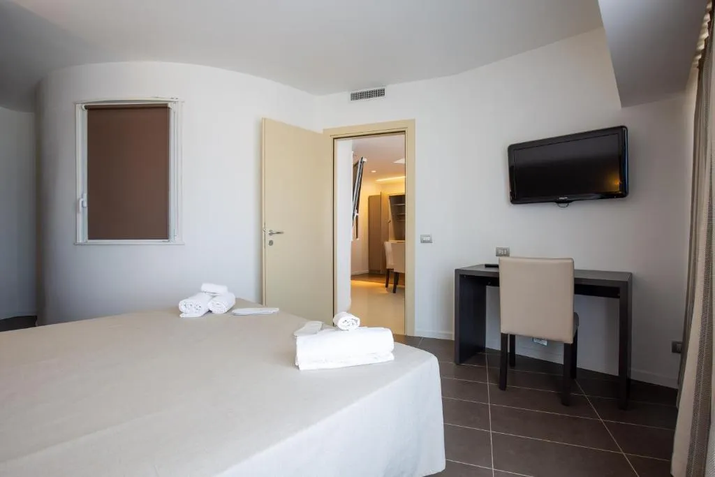 JUNIOR SUITE STANDARD Room, Poseidon, Naples