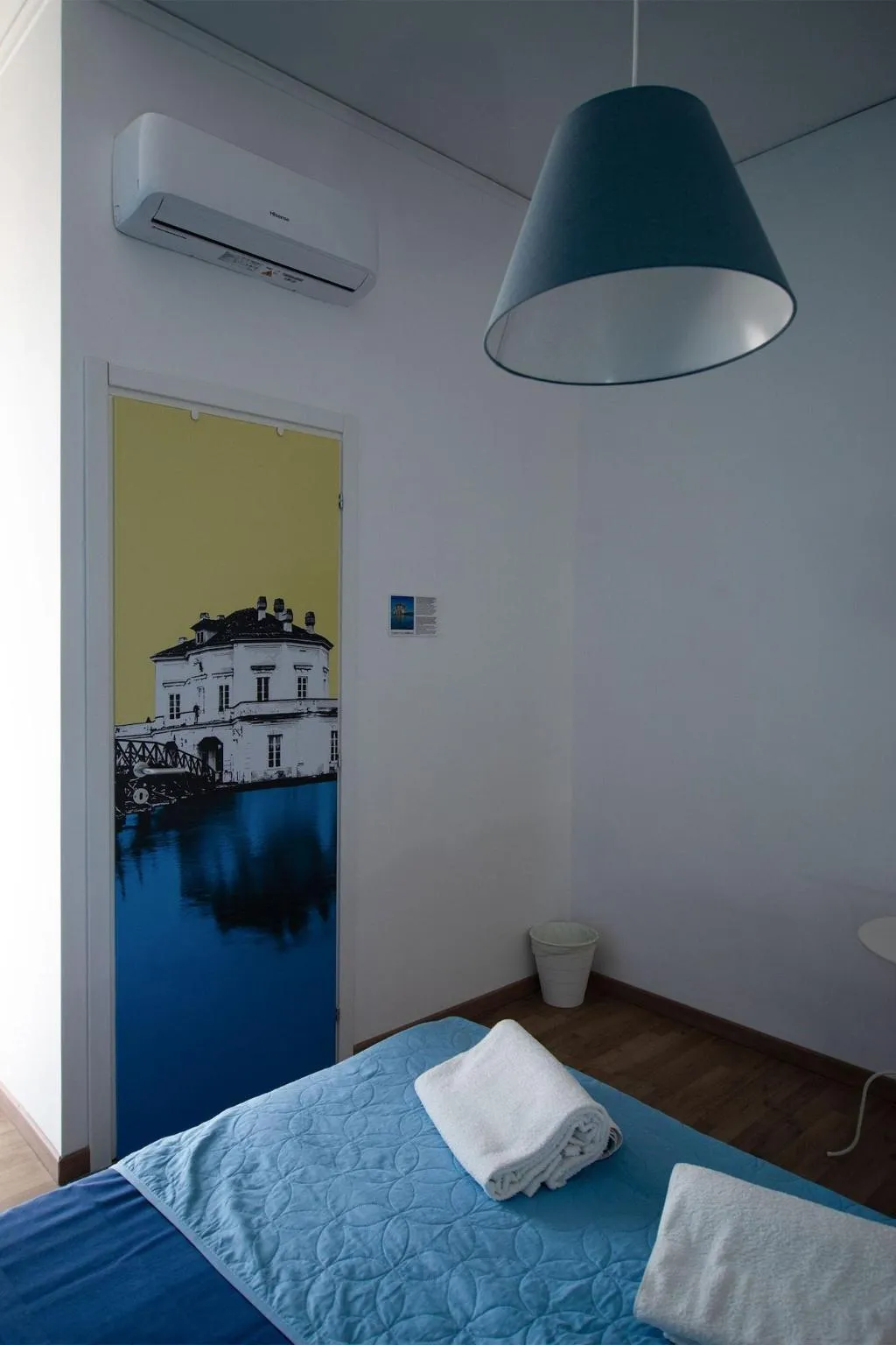 Room, B&B Tarumbò, Naples