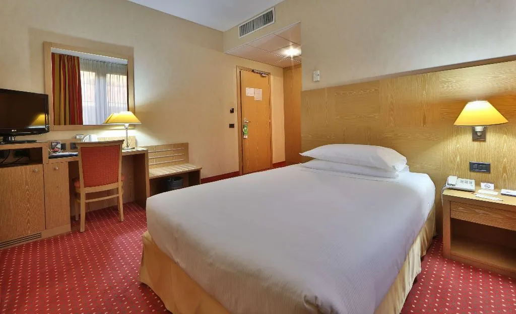 Room, Best Western Cavalieri della Corona, Milan