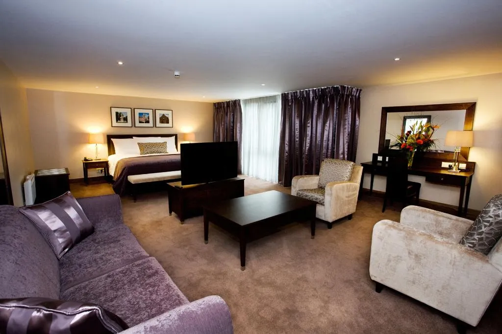 SUITE KING SIZE BED Room, Clayton Dublin Airport, Dublin