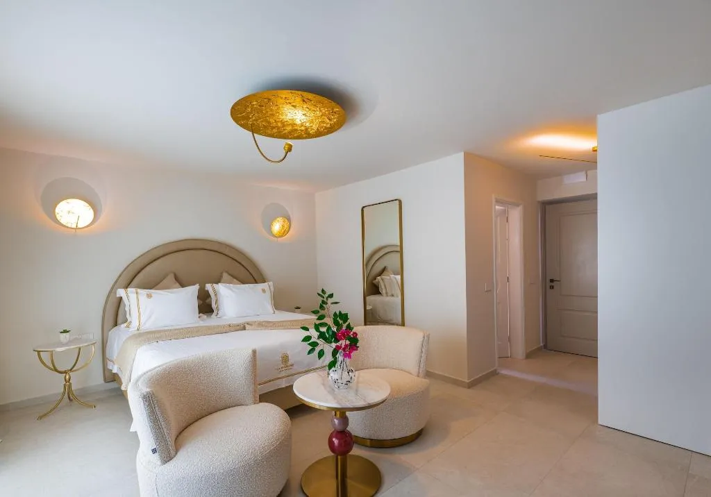 Room, La Madeleine Oia, Santorini