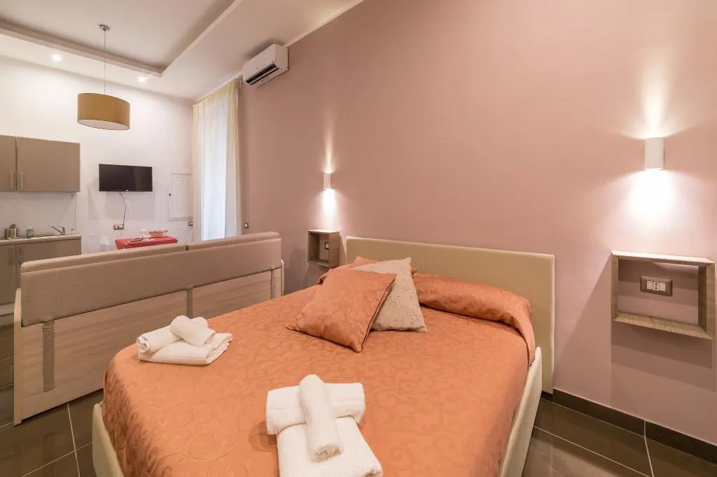 Room, Be Italian Bovio Flats, Naples