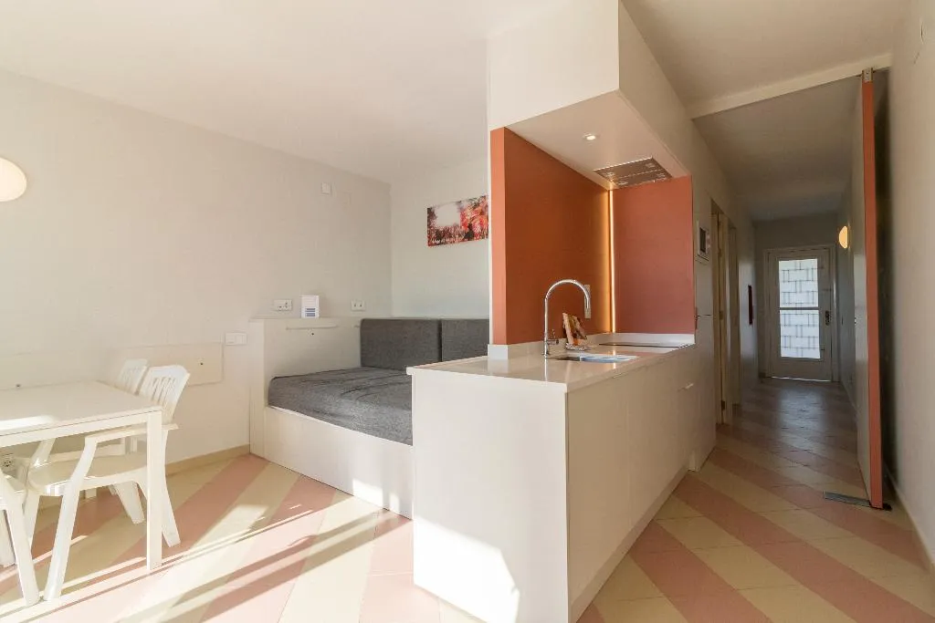 APARTMENT CAPACITY 4 Room, Sunway Amapola Apartments, Costa Brava