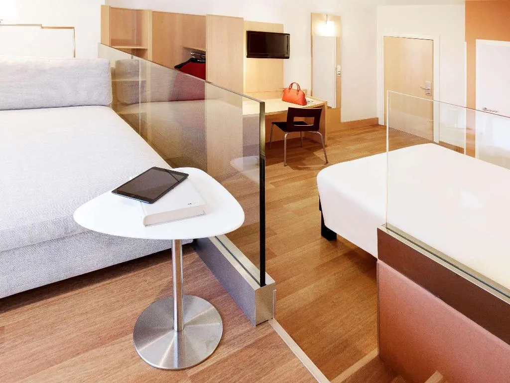 DOUBLE SUPERIOR Room, Ibis Madrid Centro las Ventas, Madrid