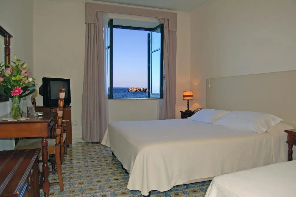 TRIPLE ECONOMY Room, Lido Mediterranee, Taormina