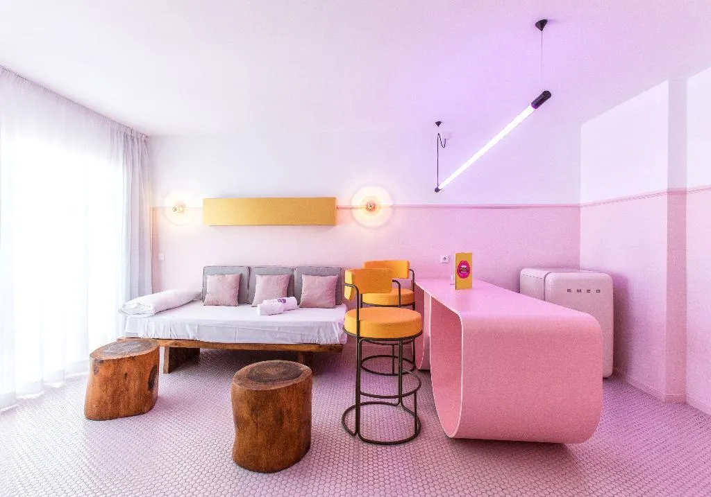 SUITE CAPACITY 3 Room, Paradiso Art Hotel, Ibiza