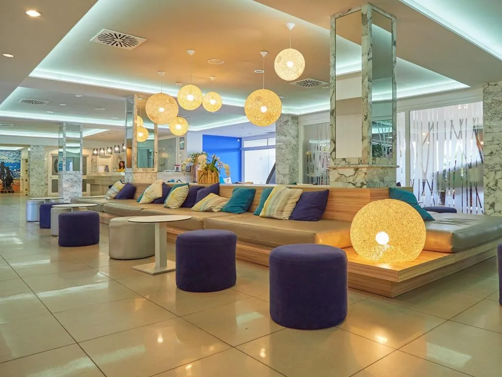 Lobby, BQ Delfin Azul, Majorca