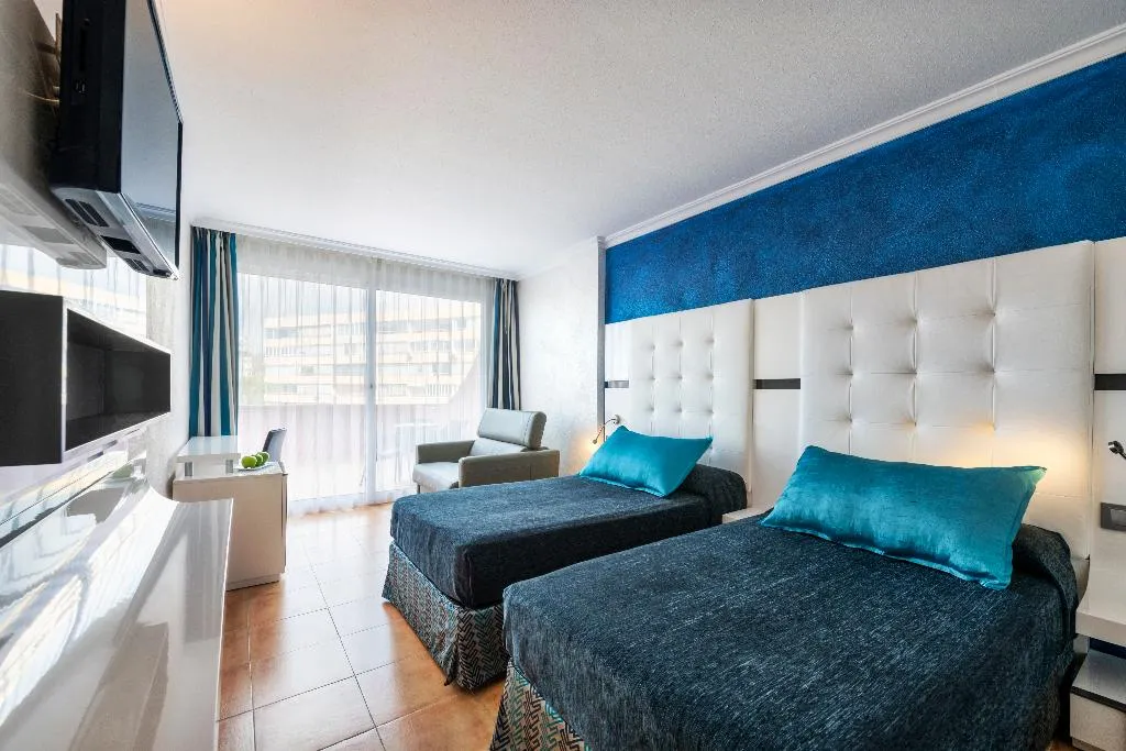 TRIPLE DELUXE Room, Salles Hotel Marina Portals, Majorca