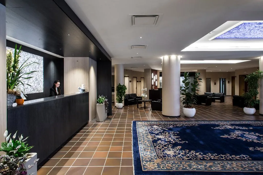 Lobby, Mirage, Florence