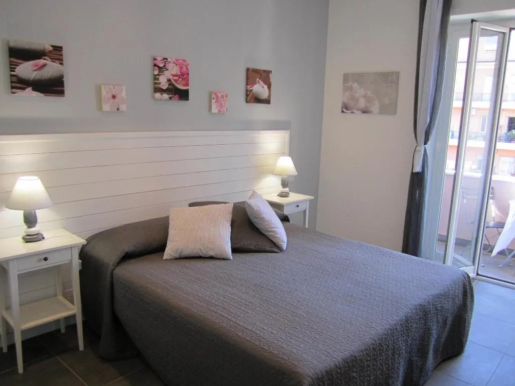 Room, Le Cupole, Rome