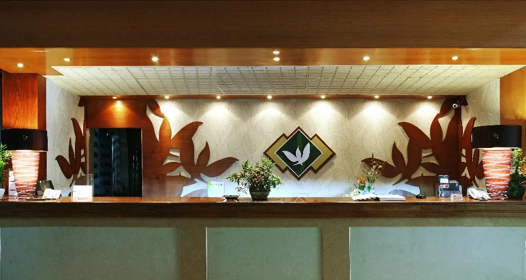 Lobby, Lydia, Rhodes