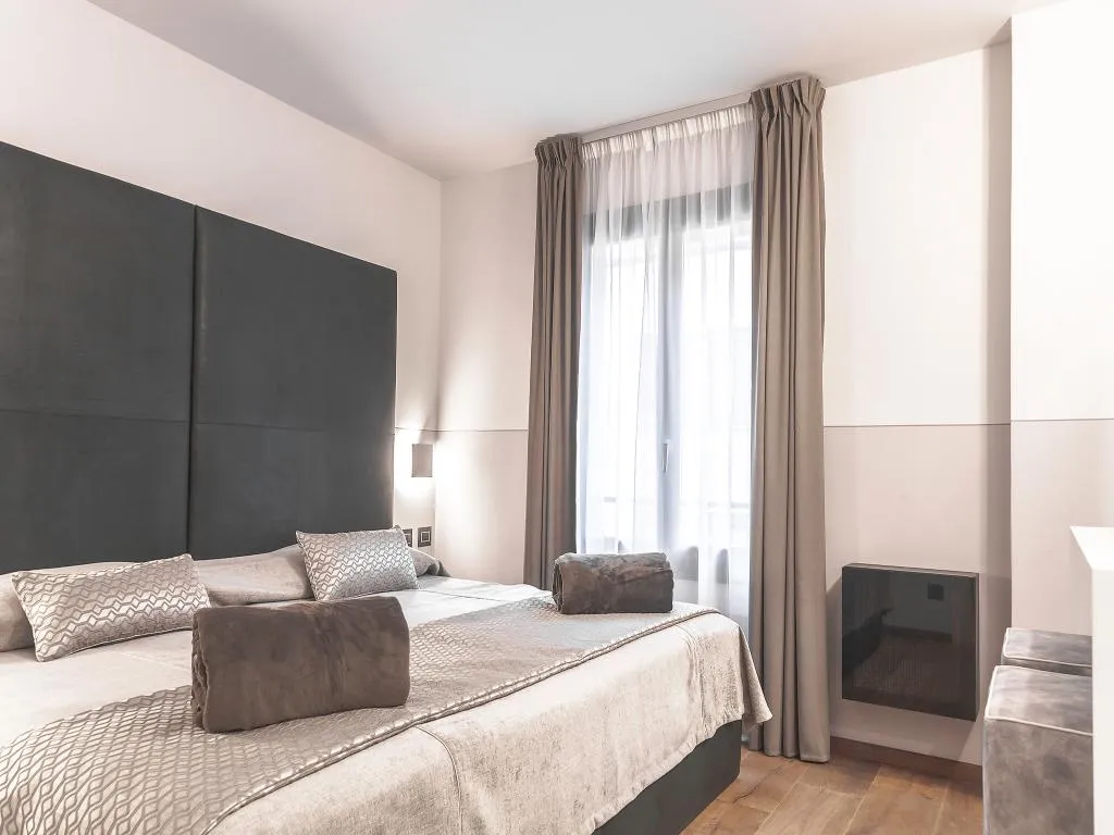 Room, Silk Art, Florence