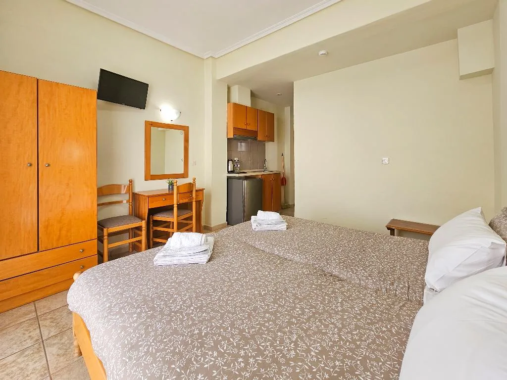 TWIN WITH BALCONY Room, Lucia Hotel Paralia, Thessaloniki