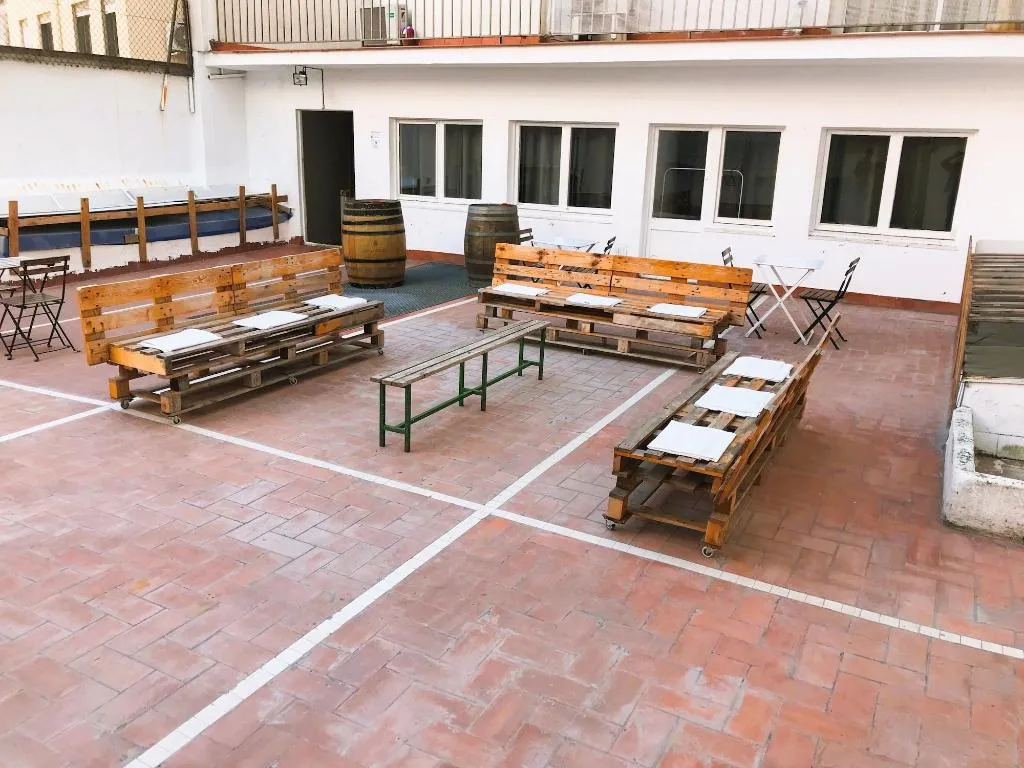 Terrace, Break N Bed Hostel, Barcelona