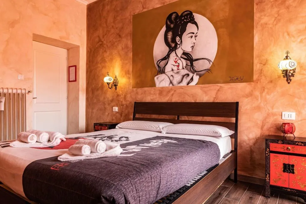 Room, Romantic Dreams, Naples
