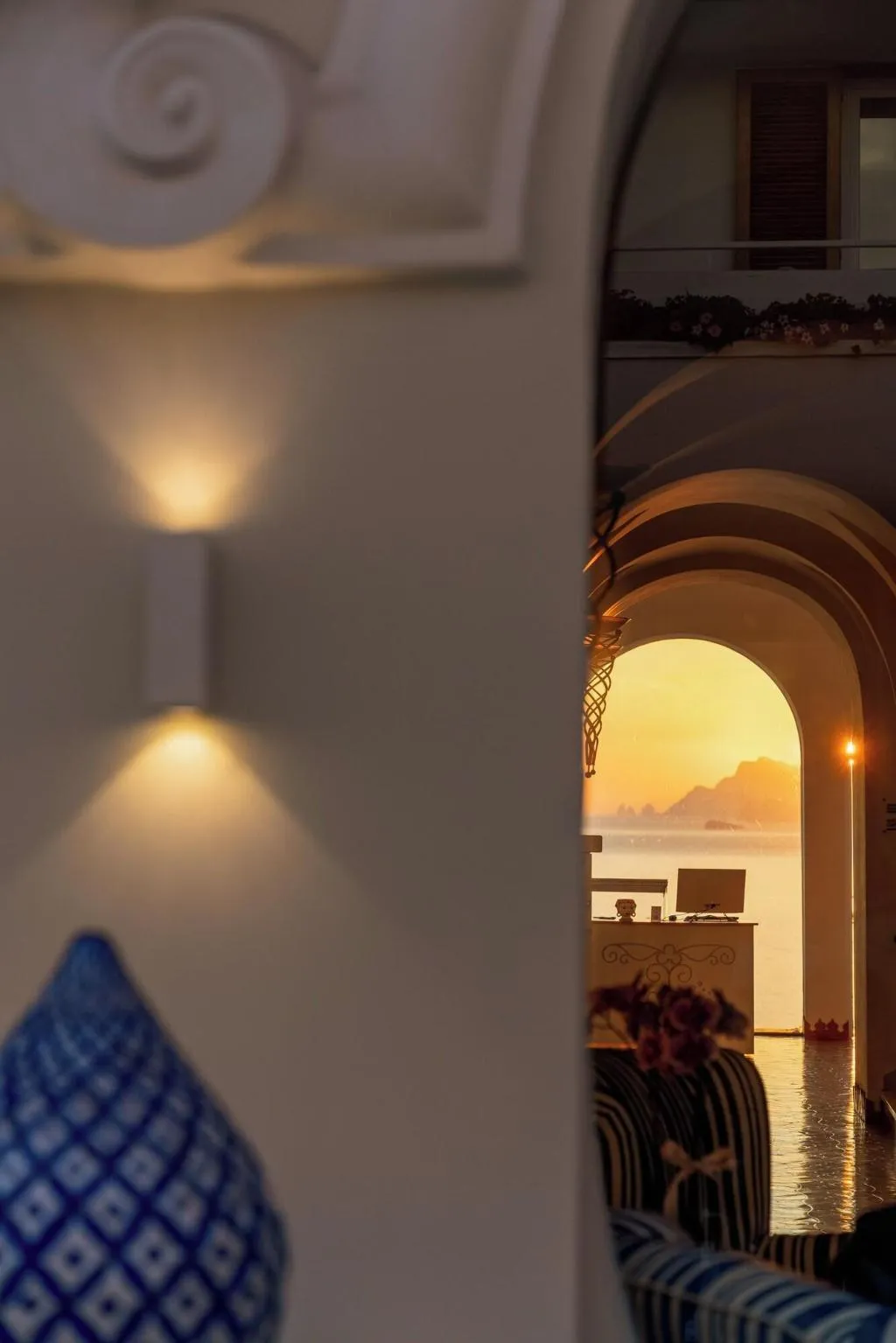 Lobby, Tramonto D'oro, Naples