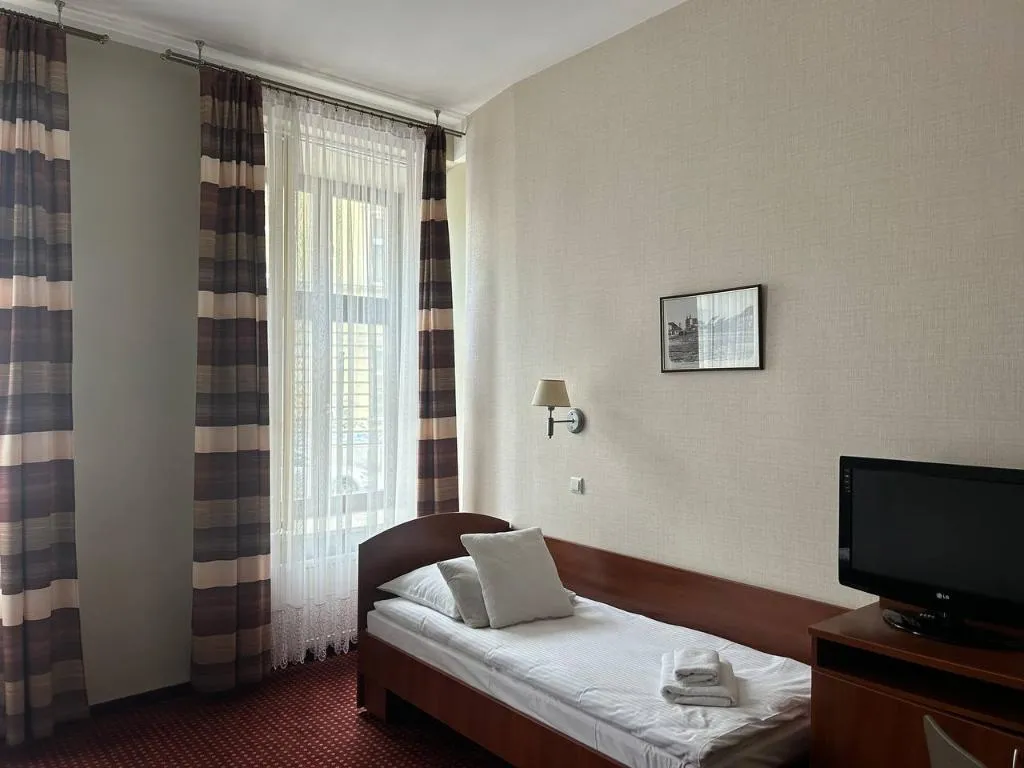 Room, Aneks Kazimierz, Krakow
